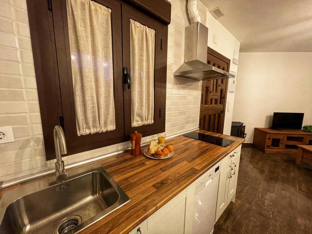 Apartamentos Dona Jimena Del Ambroz: Central 4-Star Complex Hervas Exterior photo
