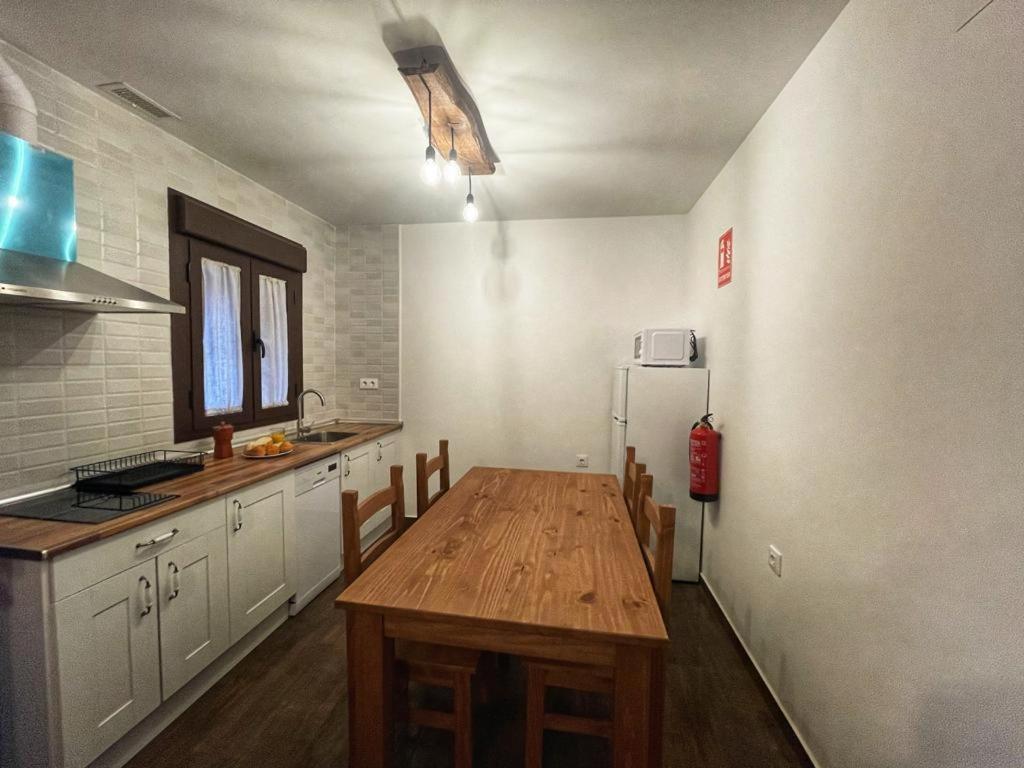 Apartamentos Dona Jimena Del Ambroz: Central 4-Star Complex Hervas Exterior photo