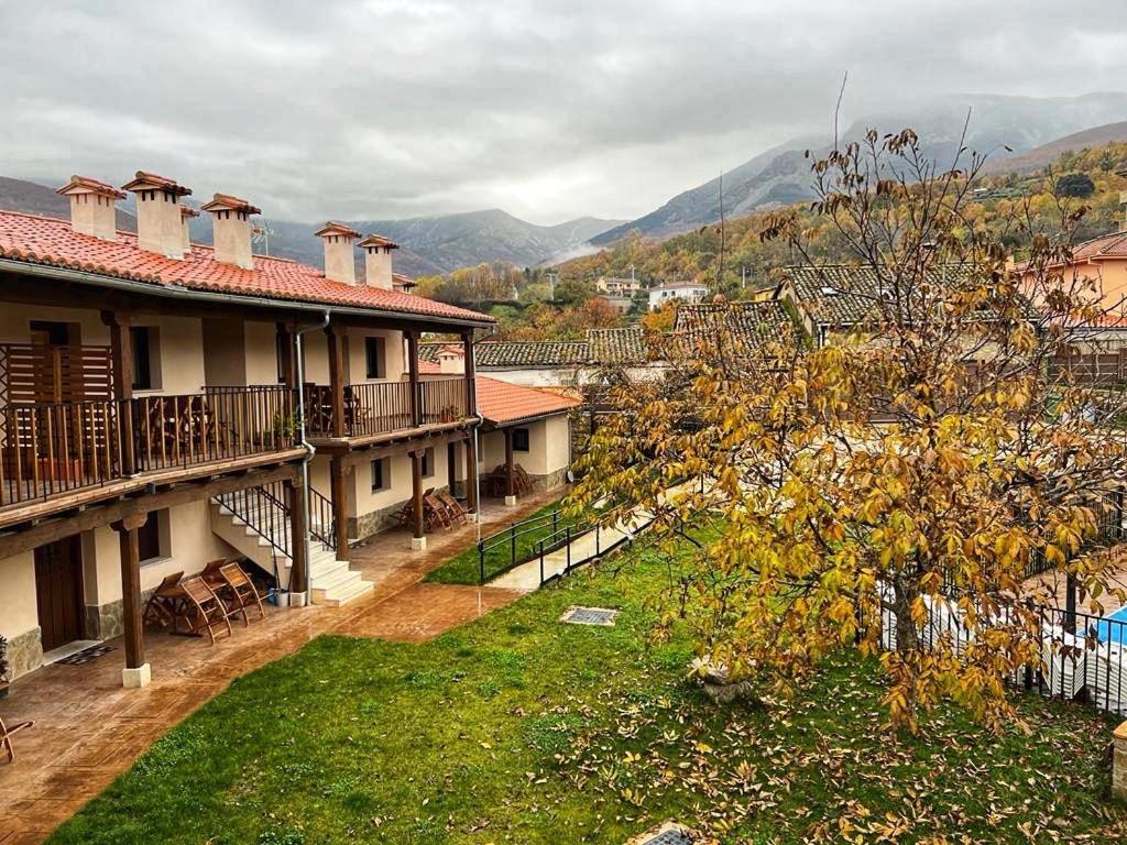 Apartamentos Dona Jimena Del Ambroz: Central 4-Star Complex Hervas Exterior photo